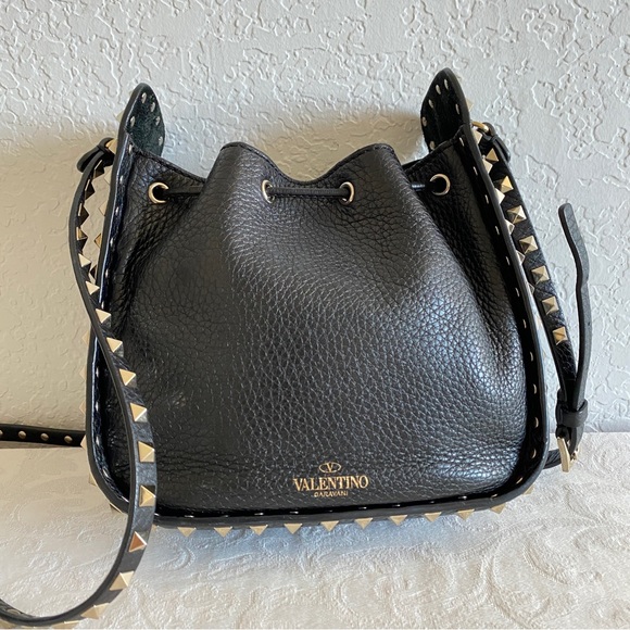 VALENTINO Rockstud Bucket crossbody Bag - Picture 1 of 14